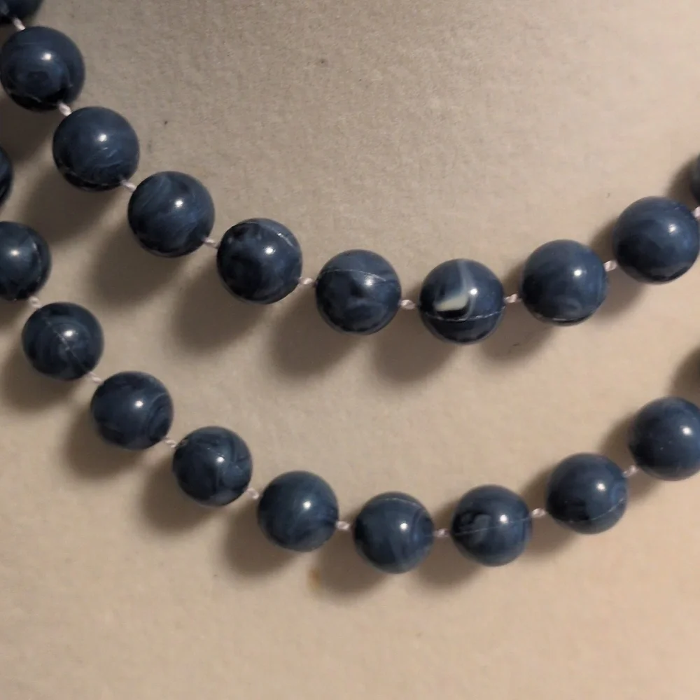 Elegant‎ Blue Marbled Beaded Necklace